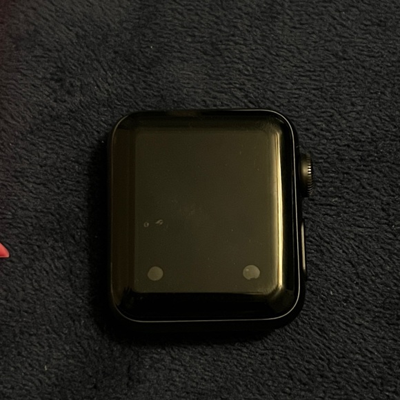 Apple Watch Series 3 38mm and Bands - Picture 3 of 4